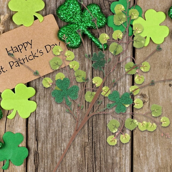 BESTYASH Green Simulated Four-Leaf Clover Plastic Decor for St. Patrick's Day and Home