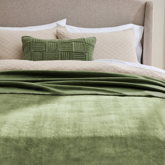 Better Homes & Gardens Ultra Soft Bonded Plush Bed Blanket, Green, Full/Queen Size, 90 x 92 in