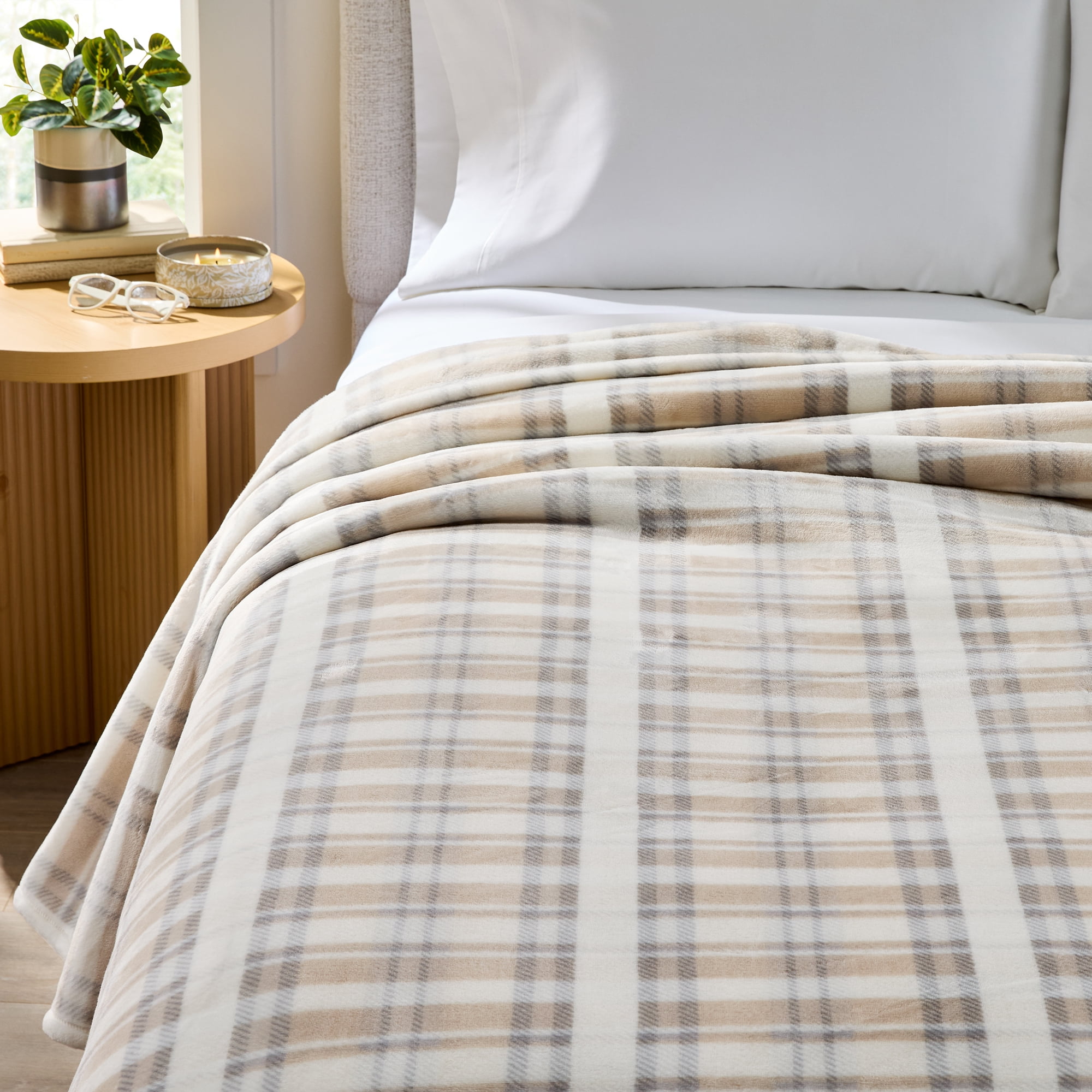 Better Homes & Gardens Velvet Plush Soft Bed Blanket, Full/Queen Size, Grey Plaid