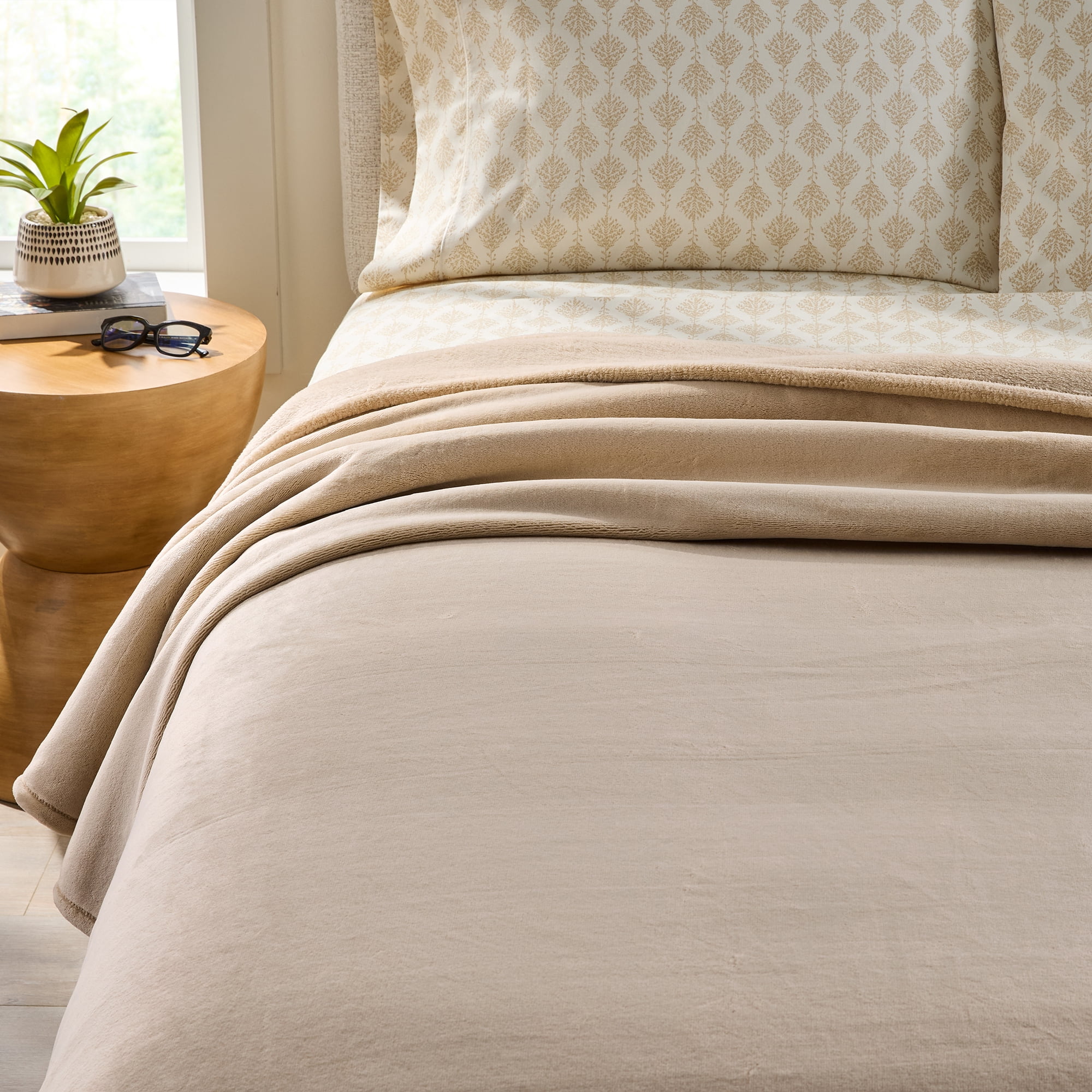 Better Homes & Gardens Velvet Plush Soft Bed Blanket, King Size, Almond Biscuit