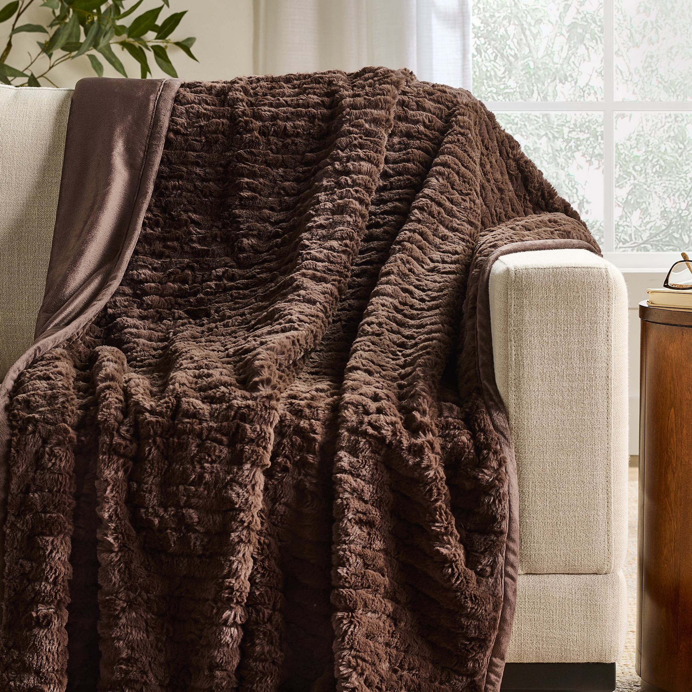 Better Homes & Gardens Brown Twisted Rib Faux Fur Throw, 50" x 72"