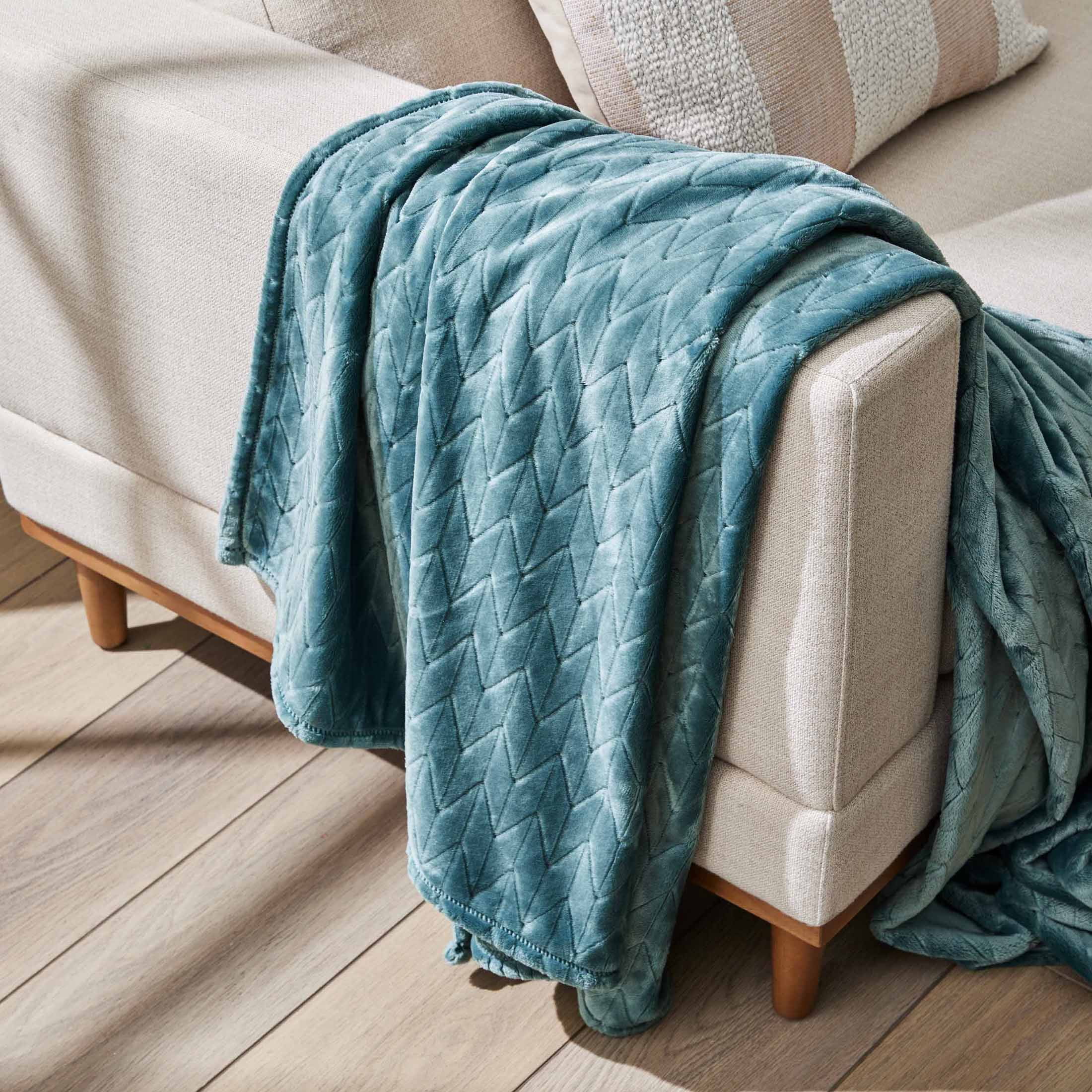 Blue velvet throw blanket sale
