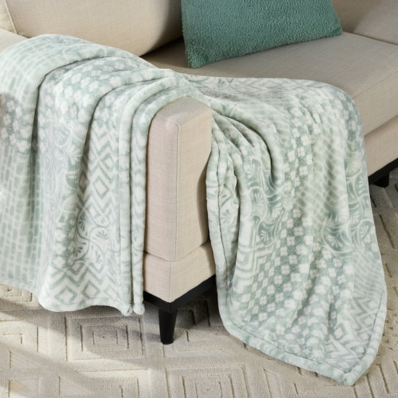Better Homes & Gardens Printed Velvet Plush Super Soft Throw Blanket, Oversized, Patchwork Geo Green