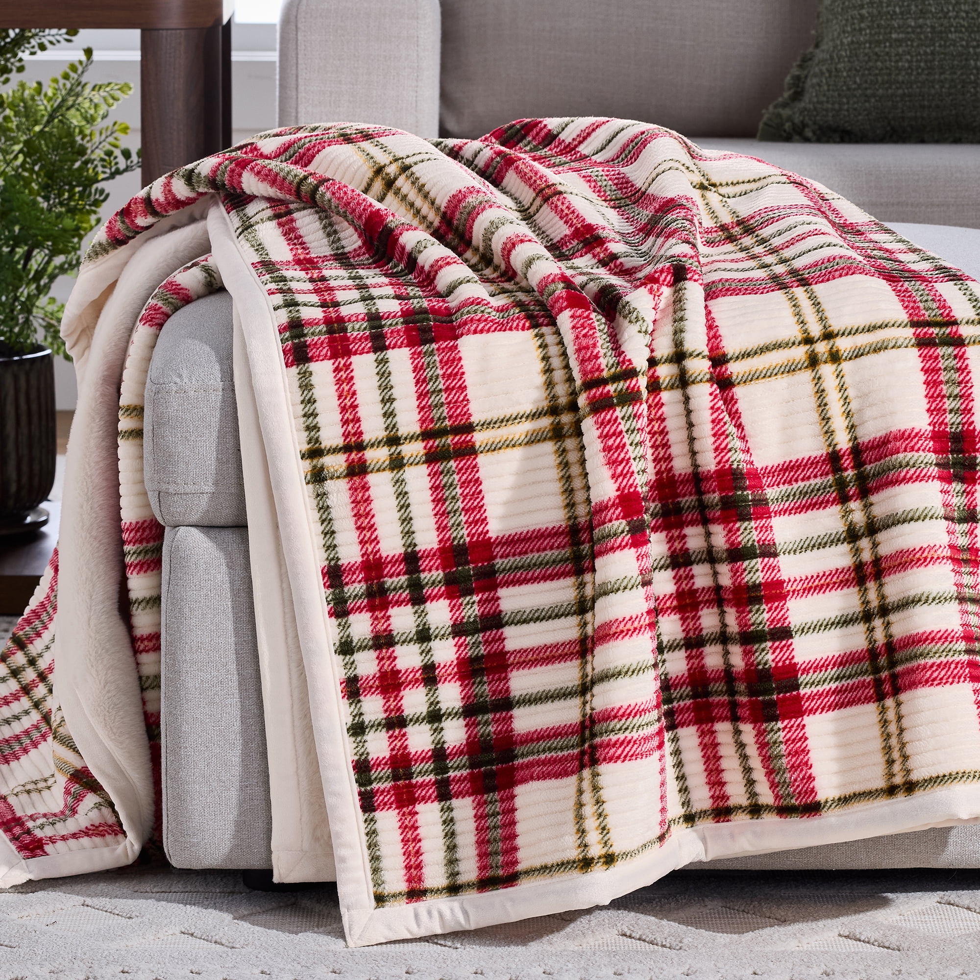 Better Homes & Gardens Printed Velvet Plush Reverse to Faux Fur Super Soft Throw Blanket, Oversized, Red Plaid