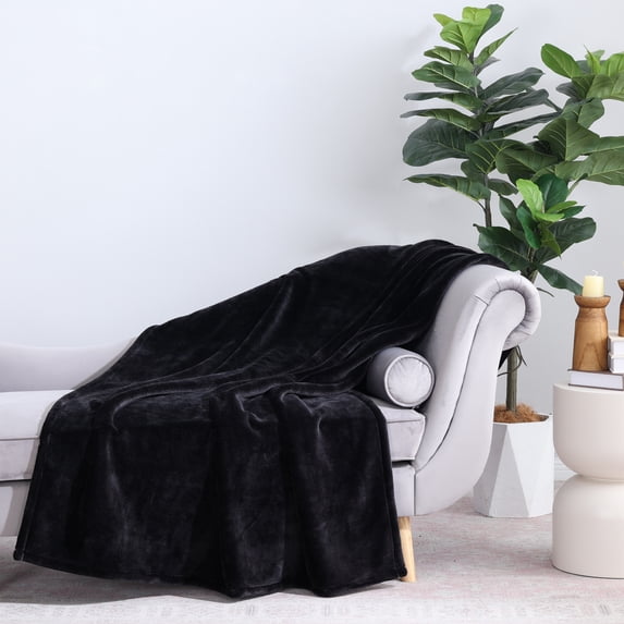 Better Homes & Gardens Solid Velvet Plush Soft Fleece Throw Blanket, Rich Black