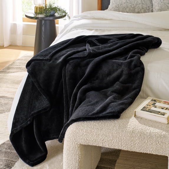 Better Homes & Gardens Solid Velvet Plush Fleece Couch Throw Blanket, Rich Black