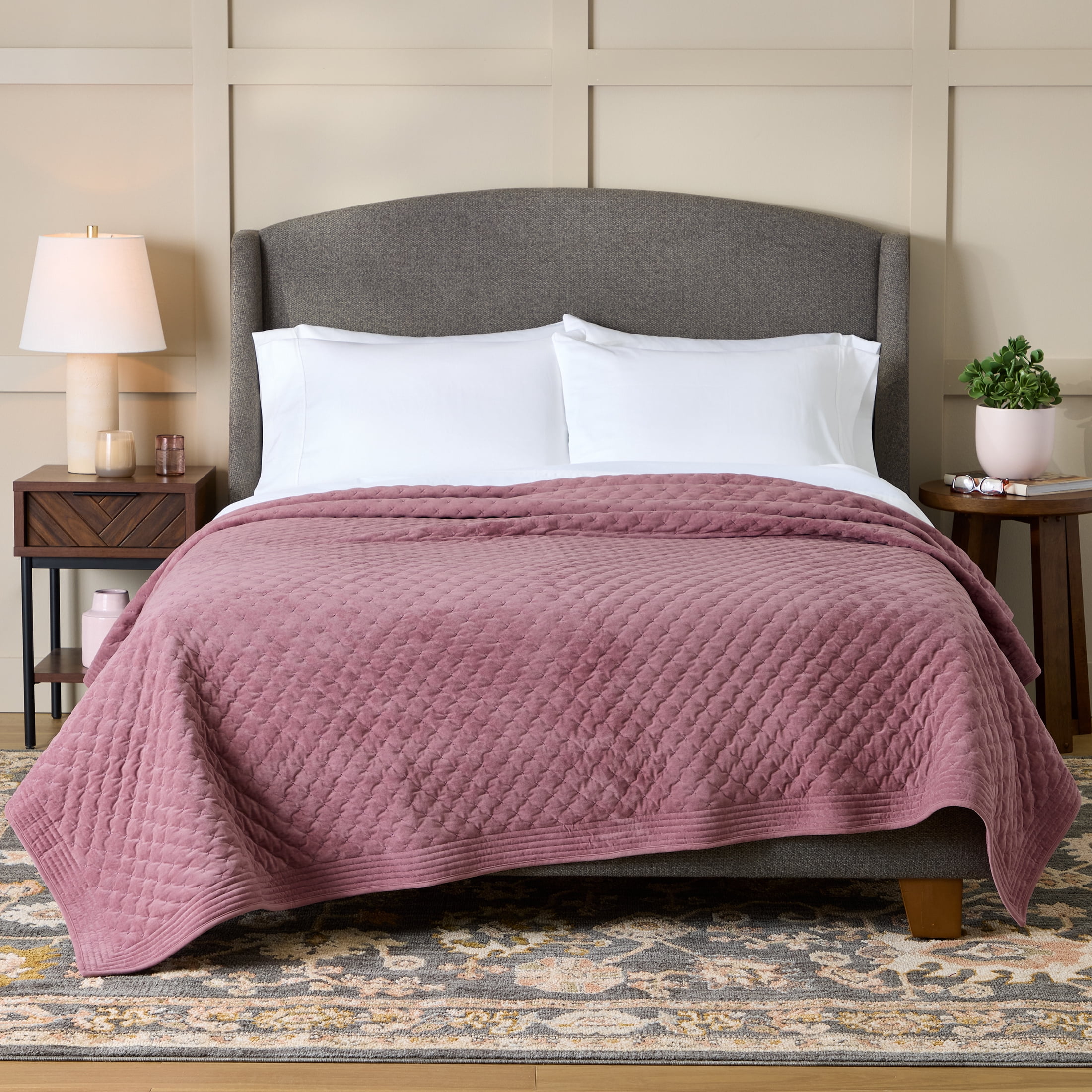 Better Homes & Gardens Violet Gem Tufted Matte Velvet Quilt, Full/Queen
