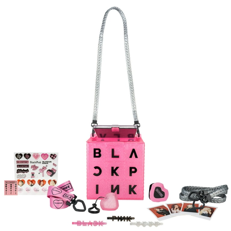 Blackpink's Lisa Has This Season's Chicest Handbag Ready To Go