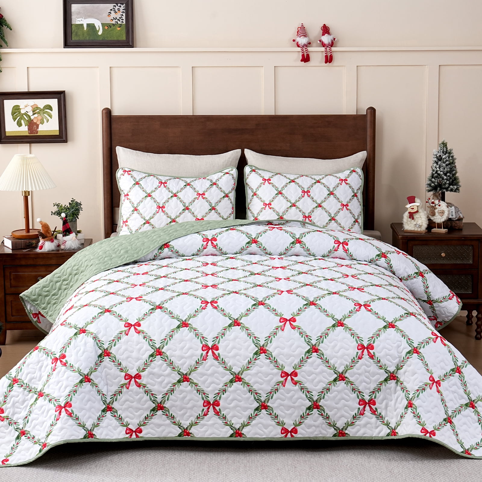 BLEUM CADE Christmas Quilts Queen Size 3 Piece, Bow & Festive Foliage Quilts Bedding Set, Christmas Decor Super Soft Bedspread Coverlet Set (1 Quilt, 2 Pillow Cases)