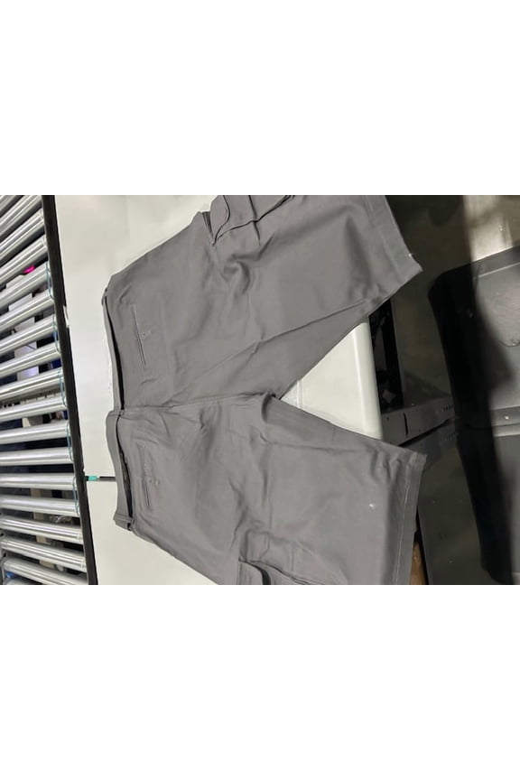 CARGO SHORTS - SIZE: MEN 40 - GRAY
