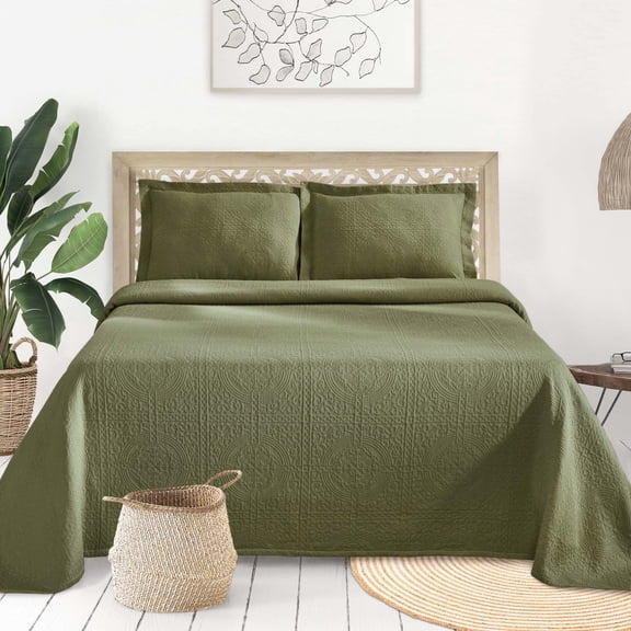 Blue Nile Mills 3 Piece Green Fleur De Lis Bedspread Bedding Set, Queen