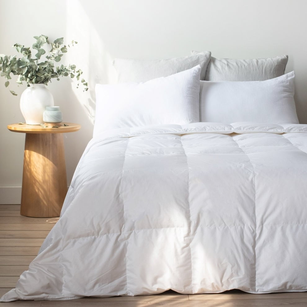 Lightweight 700 Fill Power Luxury White Duck Down Duvet Comforter ...
