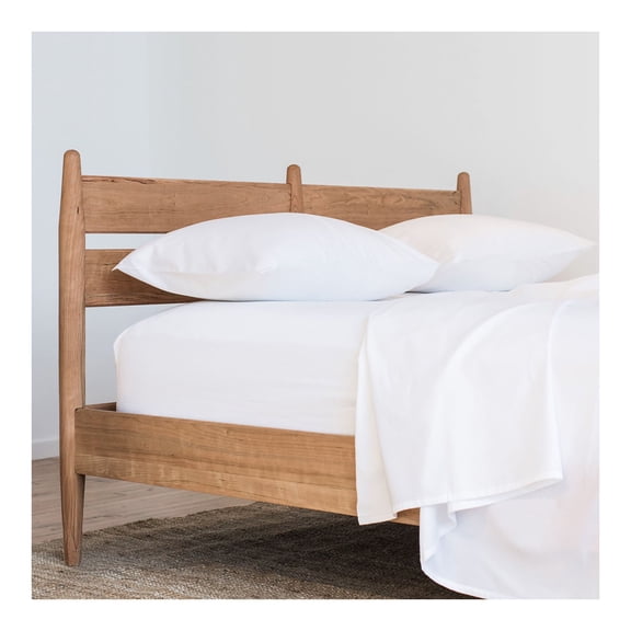 BOKSER Superior Hospitality Sateen Hotel Fitted Sheet - White - Queen - 300TC - Bulk Case of 24, Designed for Hotels, Rentals, Multi-Property Use