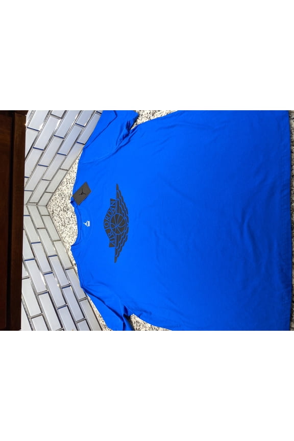 BRANDED GRAPHICS TSHIRT SZ 2XL