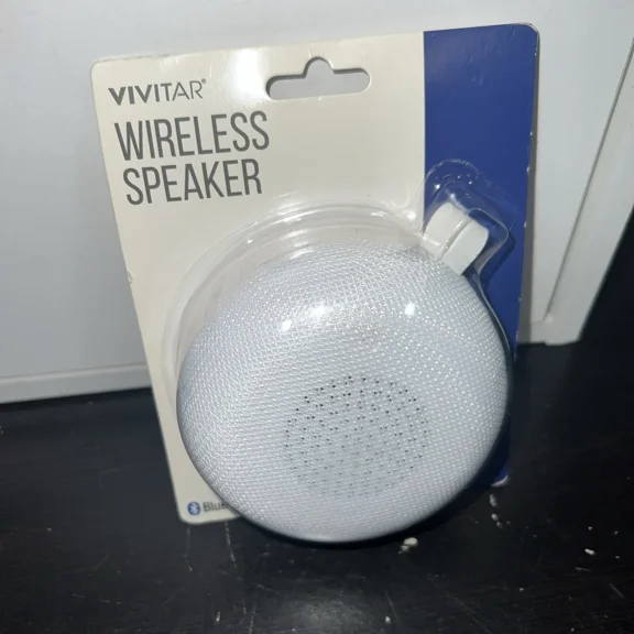 BRICK- Vivitar Wireless Bluetooth Speaker White Nil8004-Wht-Stk-24