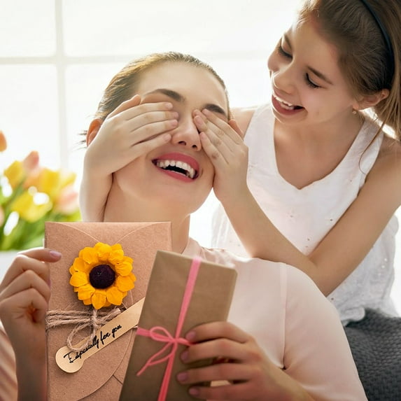 BSJJY 10Pcs Vintage Kraft Paper Dried Flower Small Greeting Card, Flower Card Envelopes, Cute Envelopes Small Card Holders Mini Seed Envelopes with Heart Shaped Clasp (C)