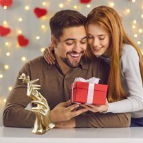 BSJJY Hands Holding Roses Resin Statue Desktop Ornaments Interior Sculpture Home Decor Wedding Gift Hand and Flower Figurine (Gold)