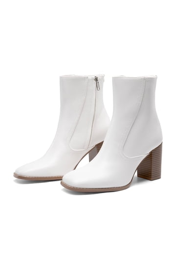 White Bootys display picture 3