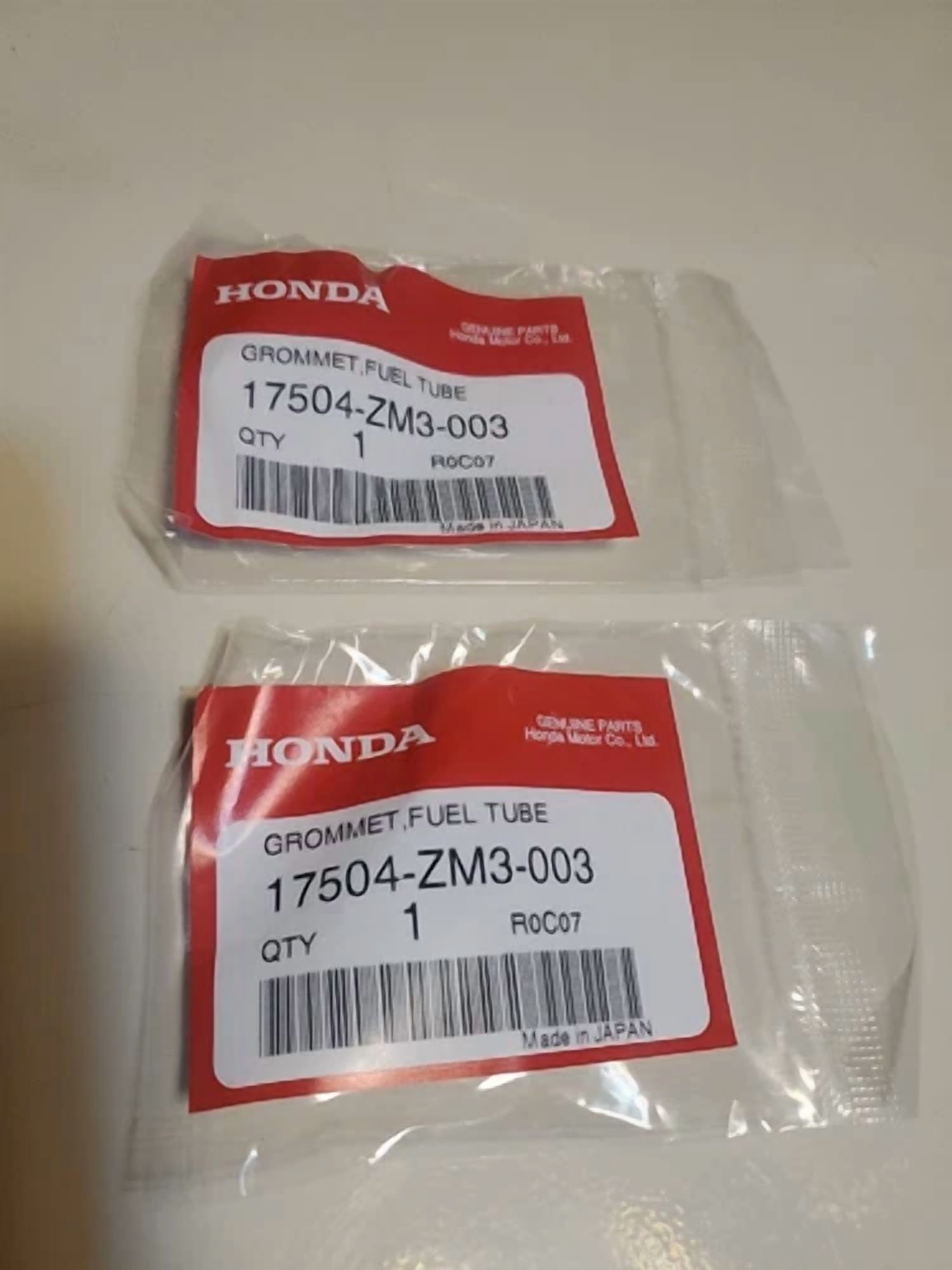 BUTTERFLY- Honda Original Equipment Fuel Tube Grommet - 17504-Zm3-003 ( Qty 2 ).