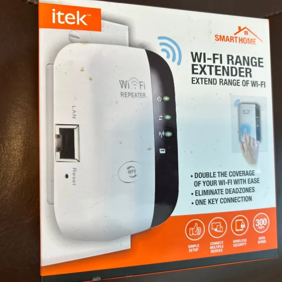 BUTTERFLY- Itek Smarthome Wi-Fi Range Extender Eliminate Dead Zones Double Wi-Fi Range