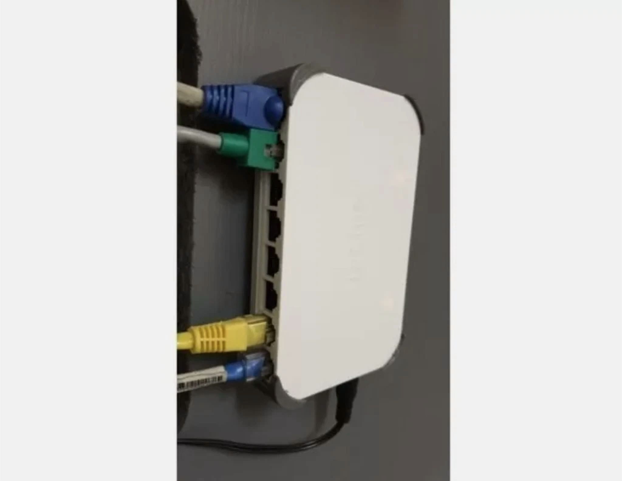 BUTTERFLY- Wall / Under Desk Mount For D-Link Dlink Go-Sw-8G Network Switch