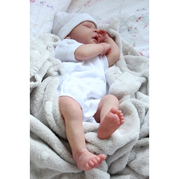 BZDOLL 45 CM Realistic Sleeping Baby Reborn Doll With 3D-painting Skin and Vascular Vein, 18 Inch Alive Soft Vinyl Newborn Bebe Cute Play House Toy Child Birthday Gift