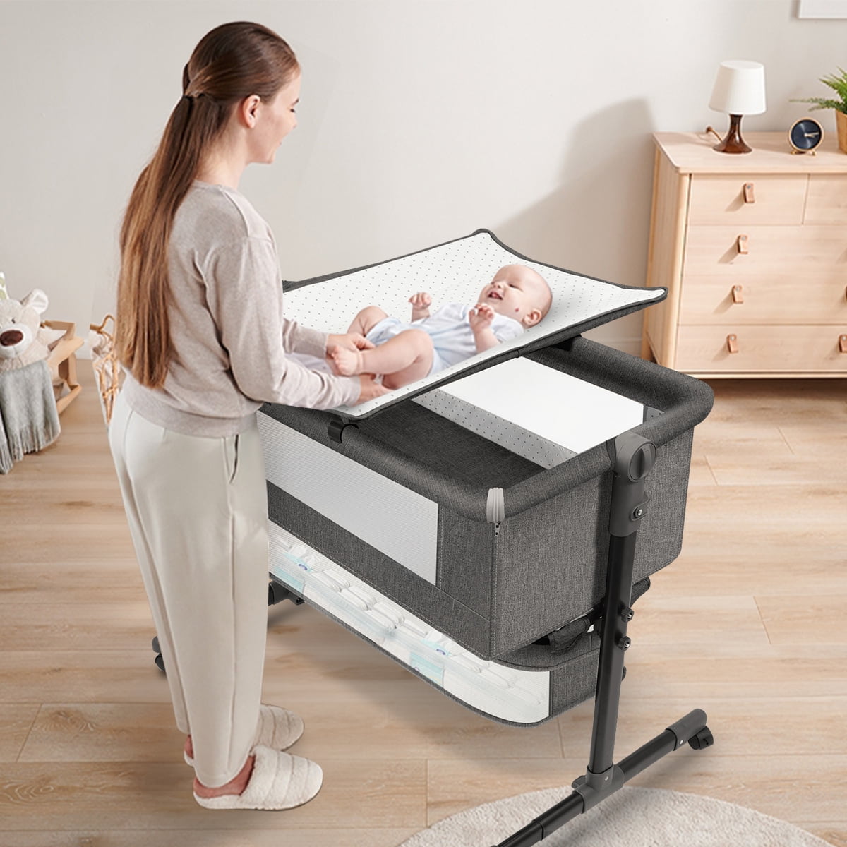 Baby HDJ Baby Bedside Crib with Changing Stantion for 06