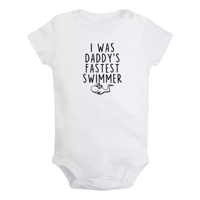 iDzn - Confezione da 2 magliette con stampa divertente I was Daddy's Fastest Swimmer & I'm Proof That My Daddy Does Not Shot Blanks Gilet bianco 0-6 Mesi
