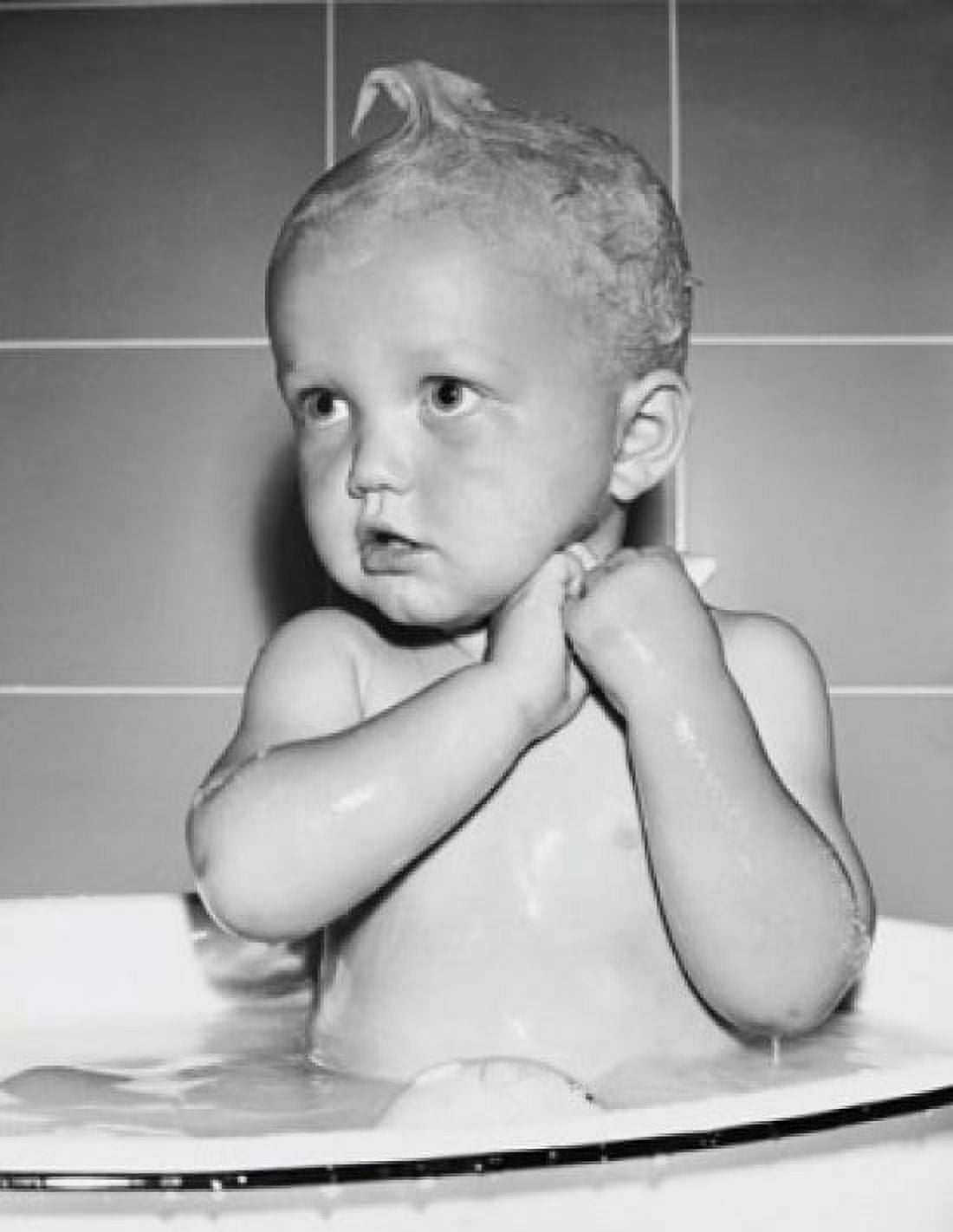 Baby in a bathtub Canvas Art - (24 x 36)
