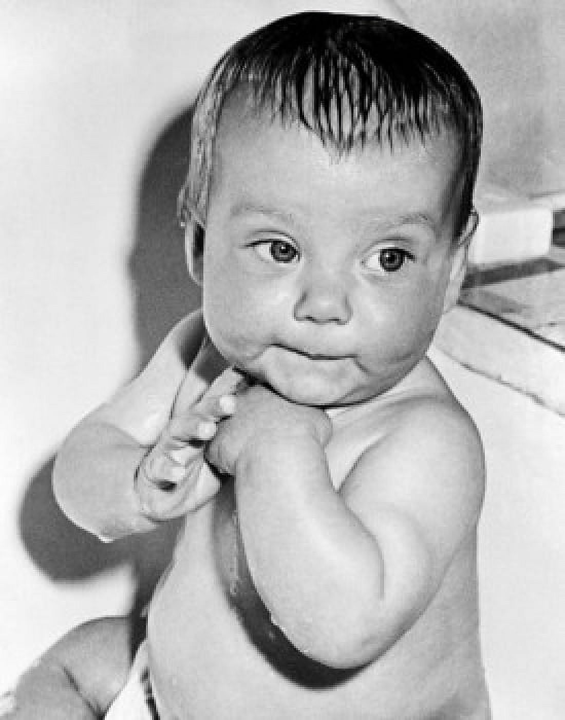 Baby in bathtub Canvas Art - (24 x 36)