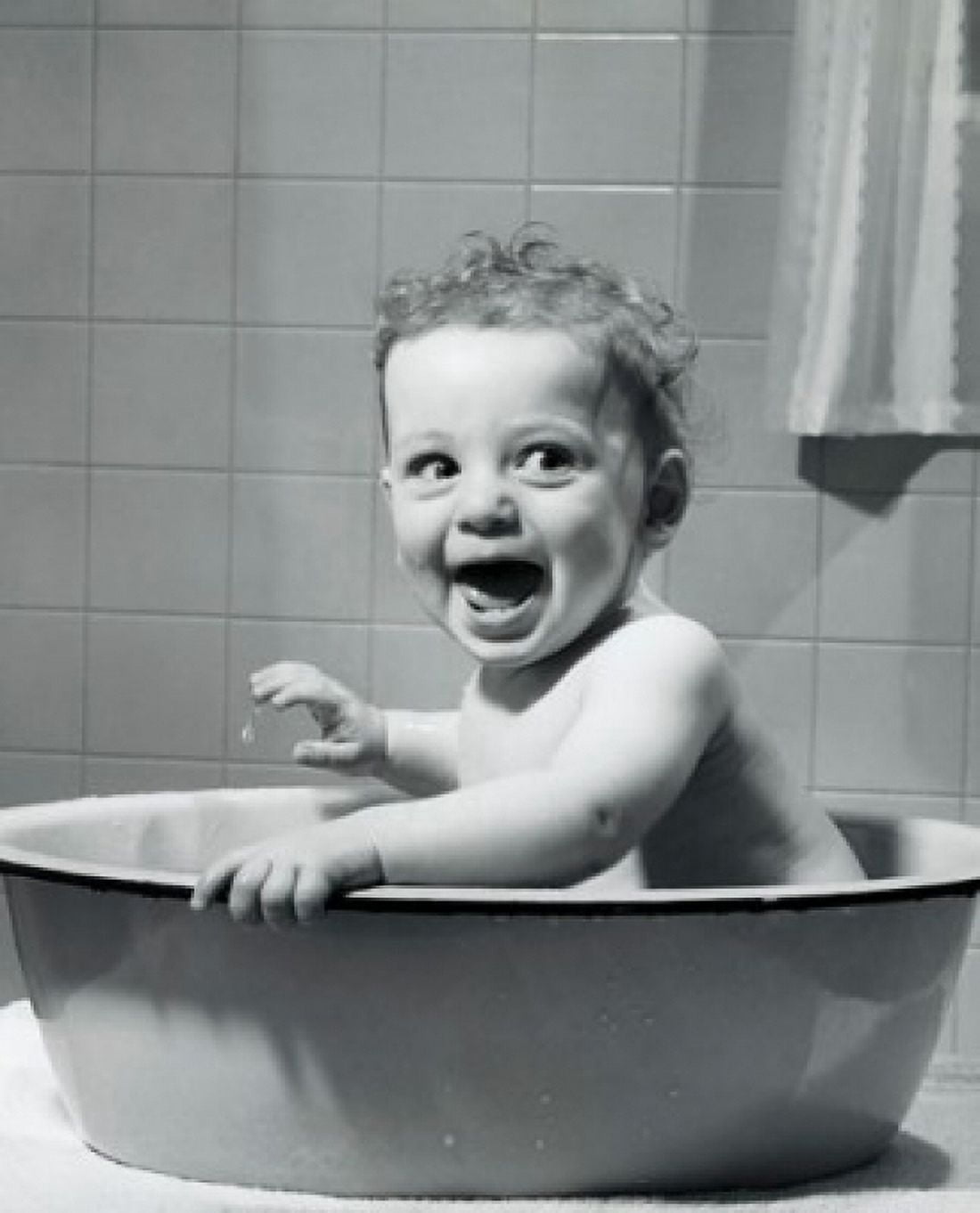 Baby sitting in a washtub Canvas Art - (18 x 24)