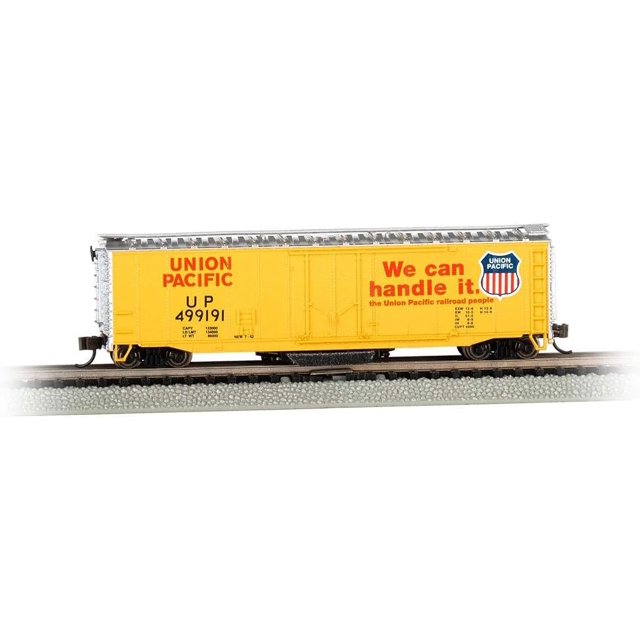 Bachmann Trains 50' Plug Door Track Cleaning Box Car Union Pacific