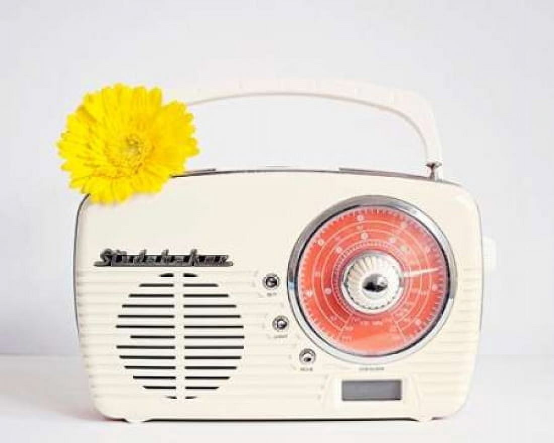Back In Time White Radio Canvas Art - Susannah Tucker Photography (20 x 24)