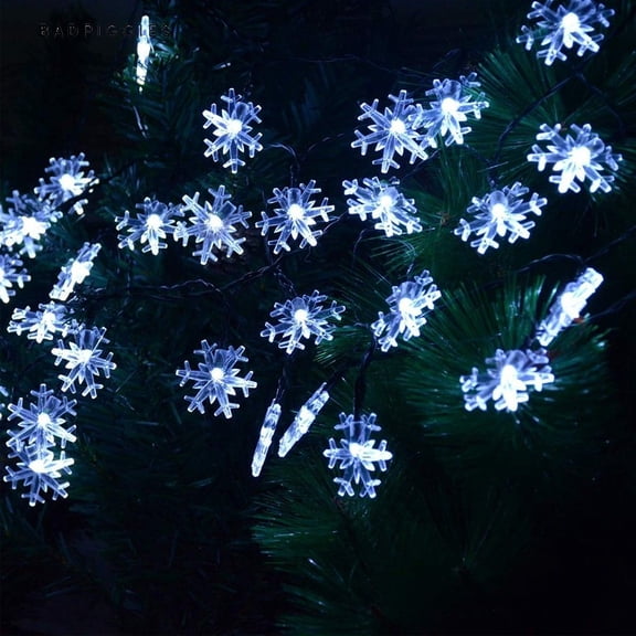 BadPiggies Christmas Snowflake String Lights Battery Operated Waterproof Fairy Lights for Xmas Garden Patio Bedroom Party Decor