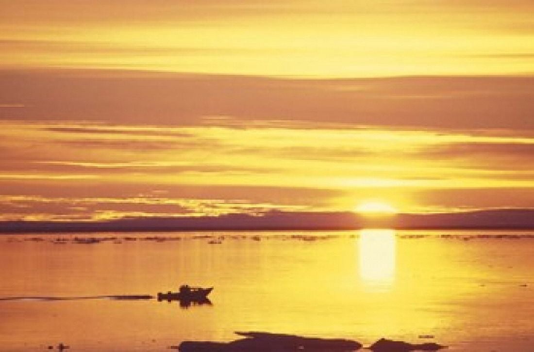 Baffin Island Sunset Canvas Art - Stuart Westmorland DanitaDelimont (27 x 18)