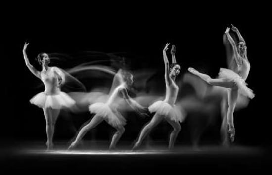 Balerina Art Wave Canvas Art - Antonyus Bunjamin (Abe) (12 x 18)