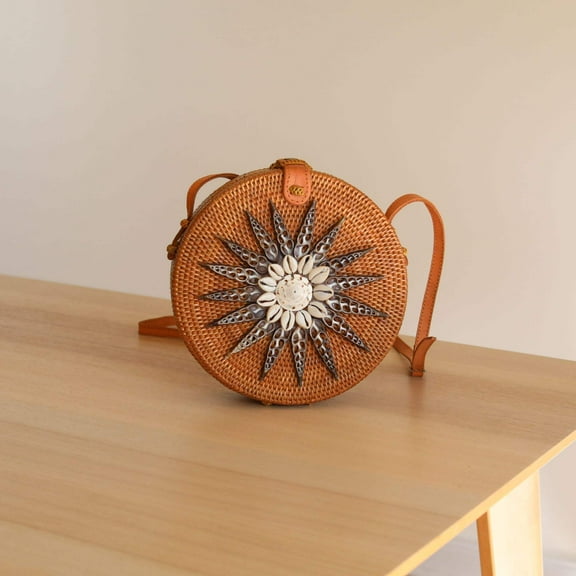 Bali Seashell Rattan Crossbody Bag - Luna