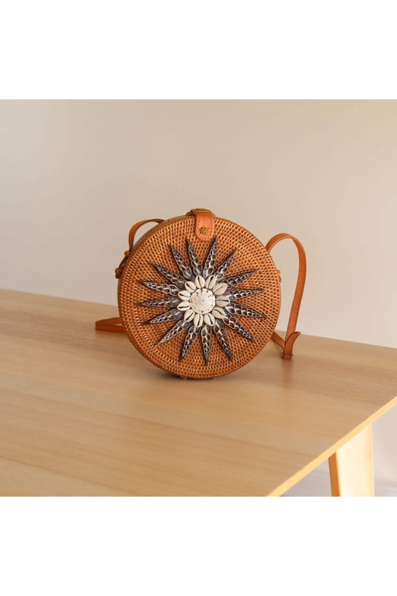 Bali Seashell Rattan Crossbody Bag - Luna