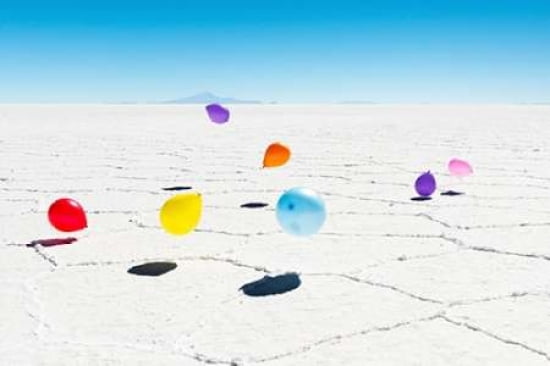 Balloons Three Salar de Uyuni Bolivia Canvas Art - Richard Silver (24 x 36)