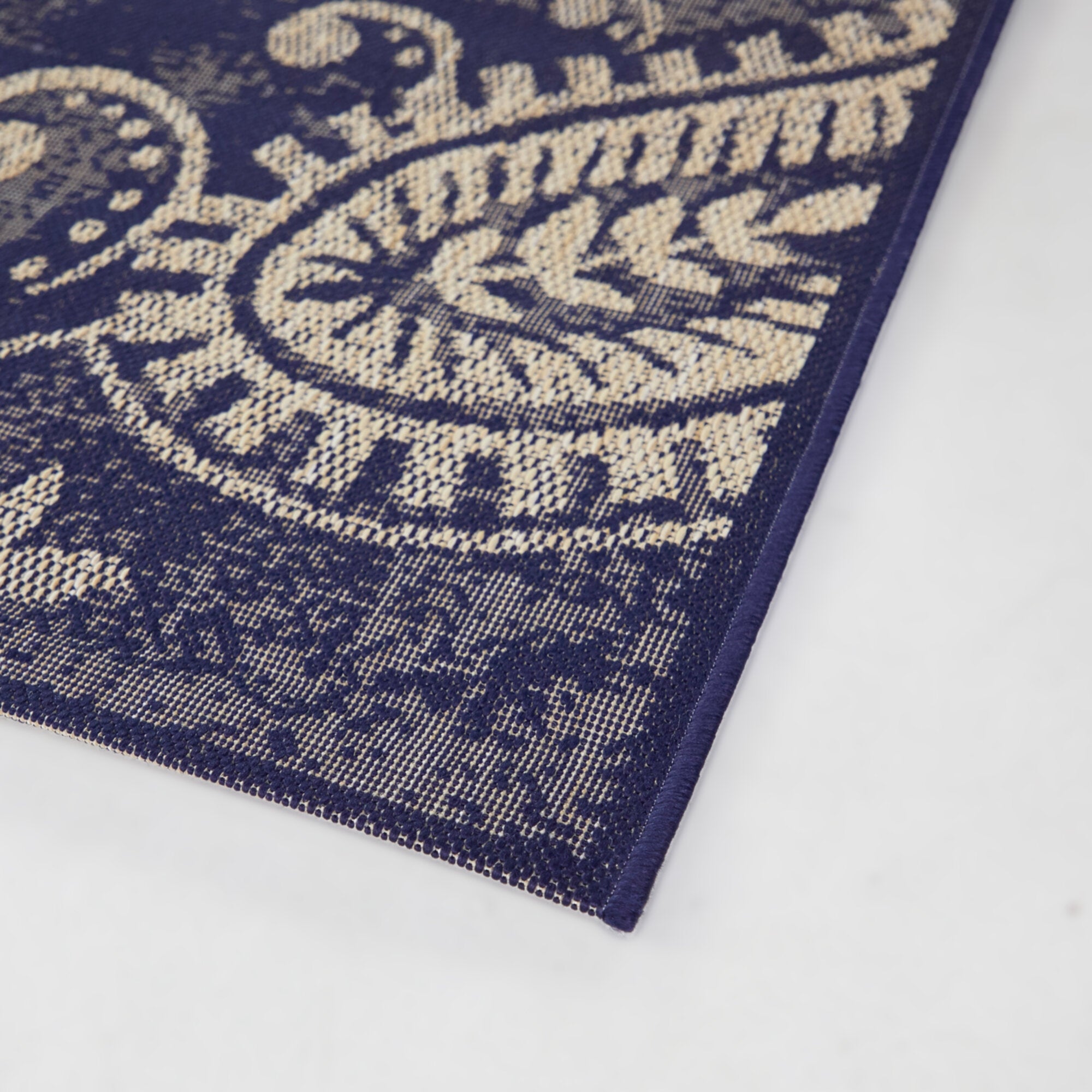 Balta Armitage Medallion Indoor/Outdoor Area Rug 7'10