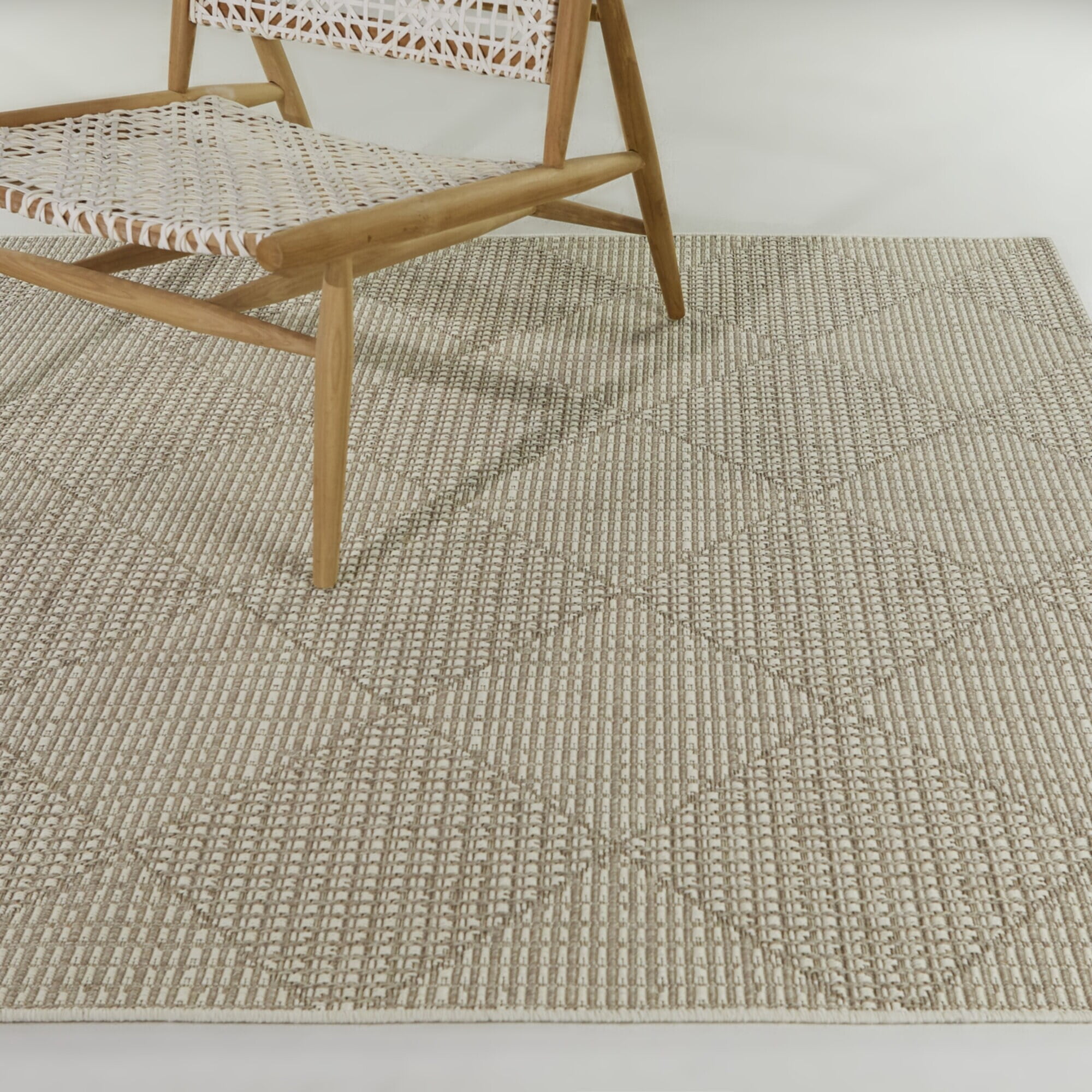 Chasewood White and Beige Geometric Synthetic Indoor/Outdoor Area Rug