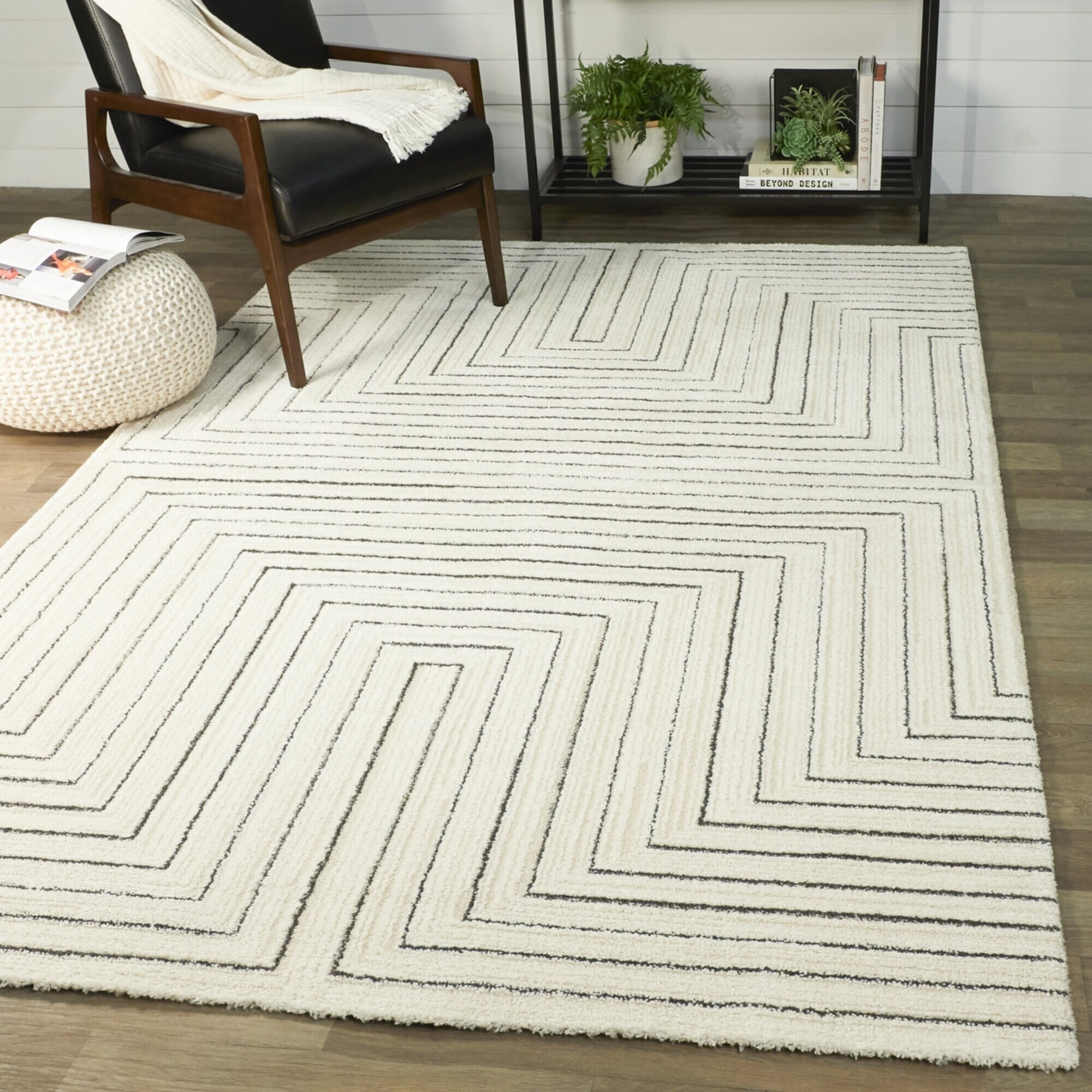 Cream Geometric Synthetic 4' x 6' Area Rug