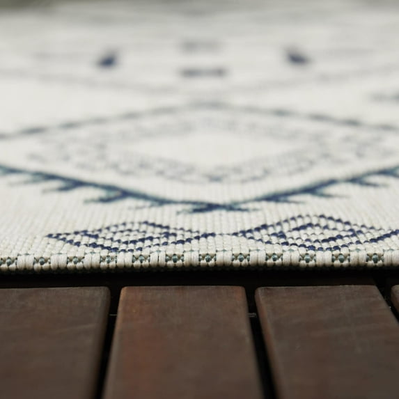 Balta Delgado Southwestern Patio Indoor/Outdoor Area Rug White 5'3" x 7' 5' x 8'