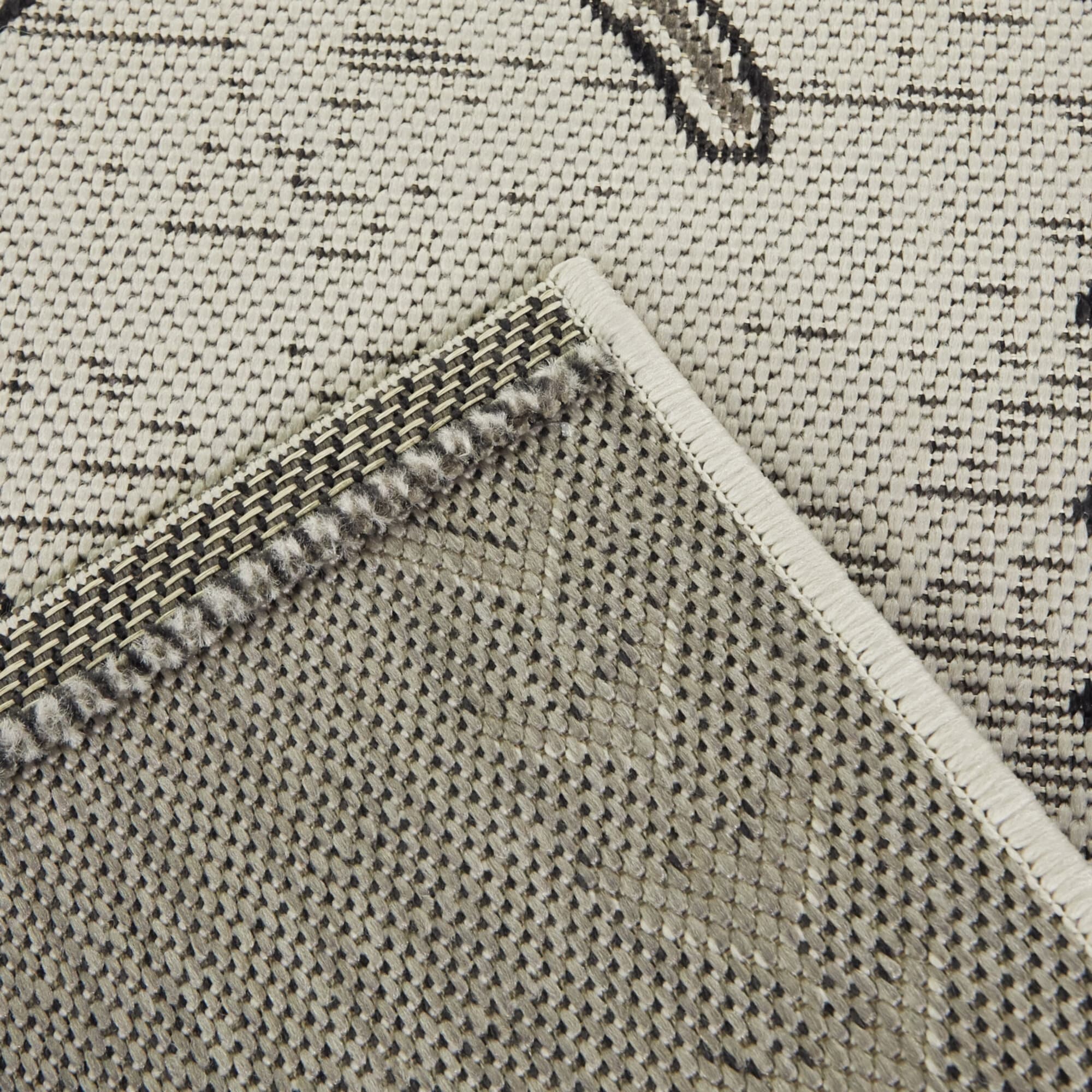 Balta Dorantes Diamond Trellis Indoor/Outdoor Area Rug 5'3