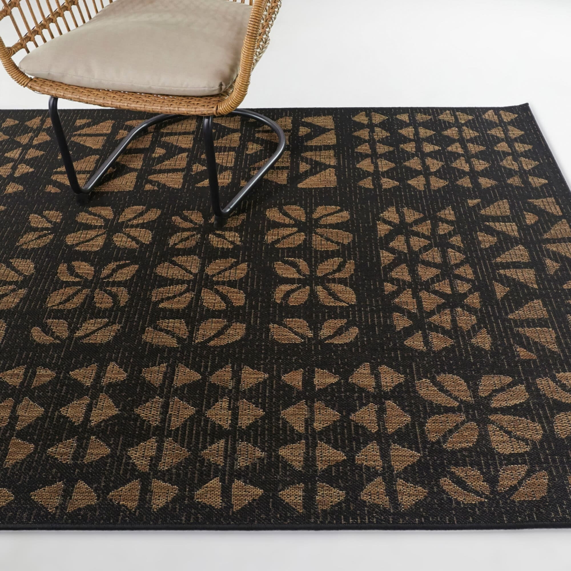 Balta Gustav Geometric Stripe Indoor/Outdoor Area Rug 7'10