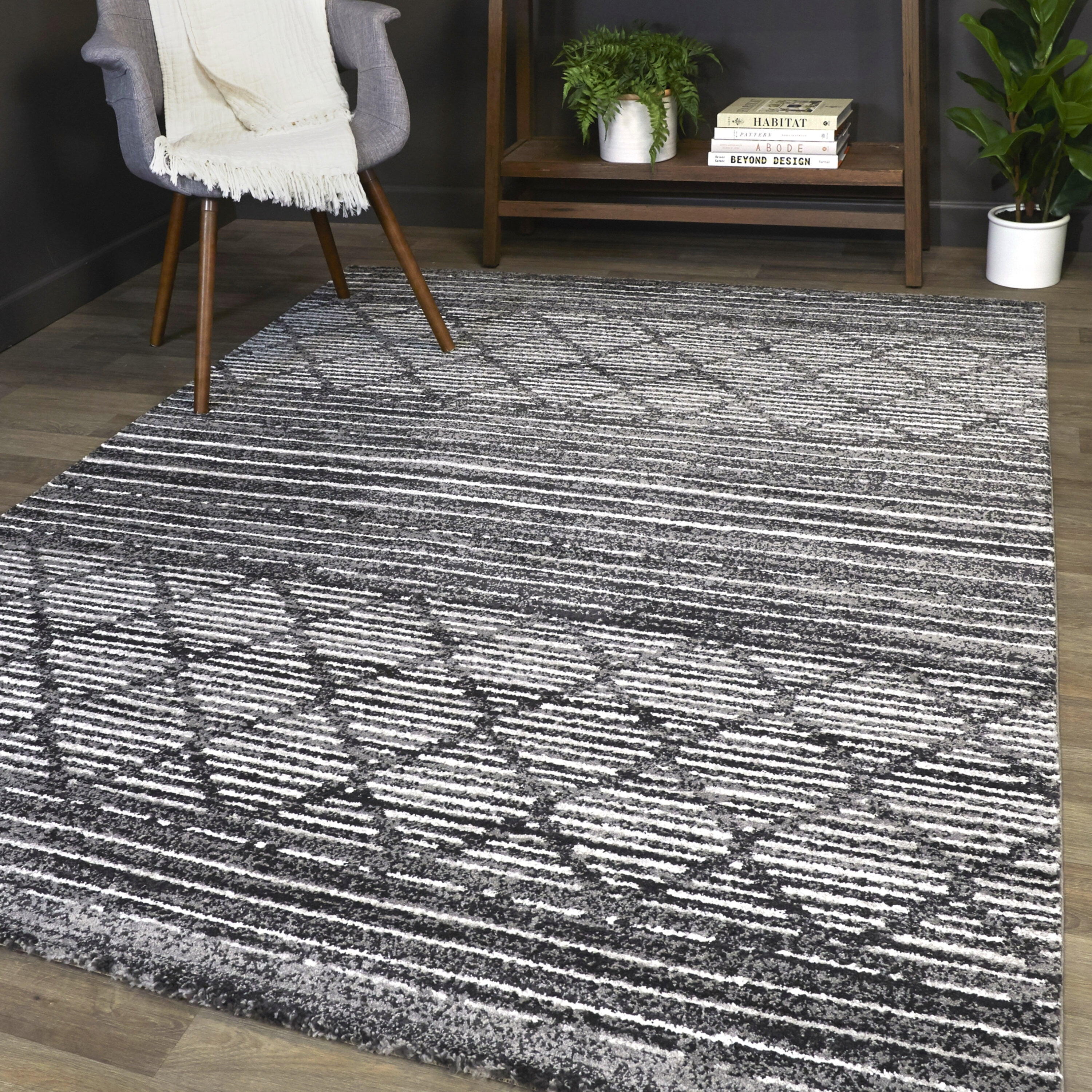 Madera Gray and White Synthetic Non-slip Rectangular Area Rug