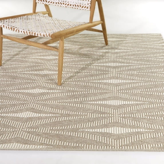 Balta Vicente Patio Diamond Indoor/Outdoor Area Rug 5'3" x 7' - Taupe