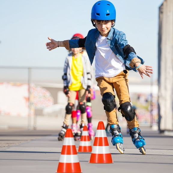 Baluue 6Pcs Traffic Barrier Cones for Parking and Road Construction Durable Plastic Design