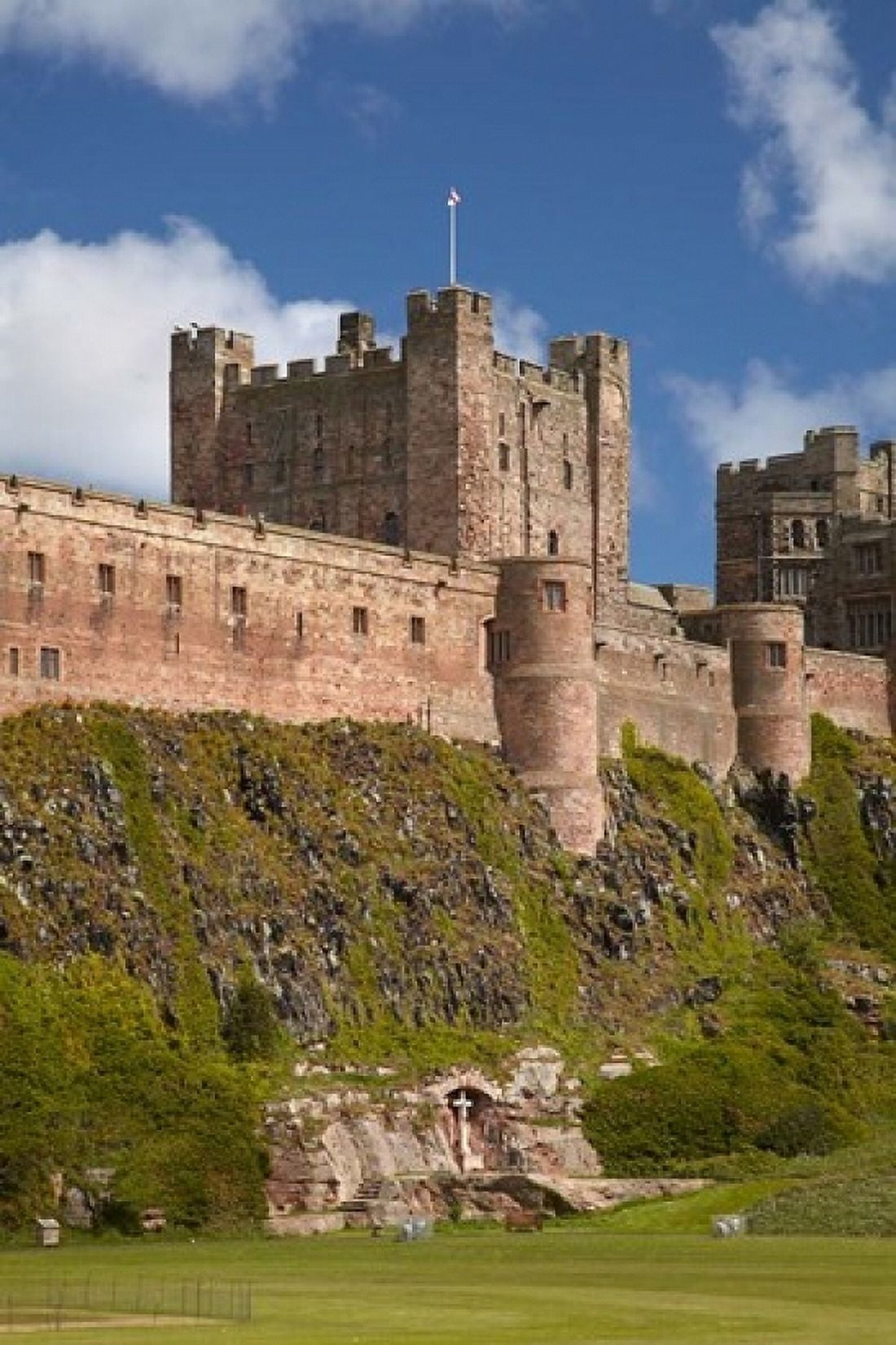Bamburgh Castle Bamburgh Northumberland England Canvas Art - David Wall DanitaDelimont (18 x 24)
