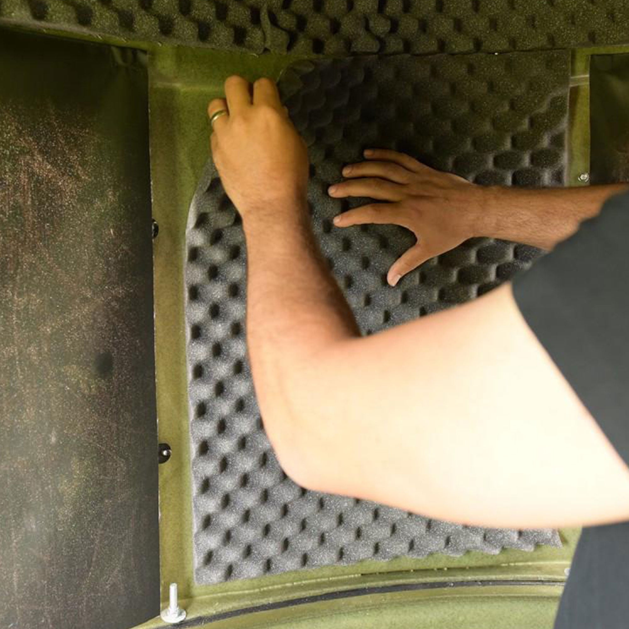 Banks Outdoors ST4WI Stump Hunting Blind Adhesive Foam Wall Insulation